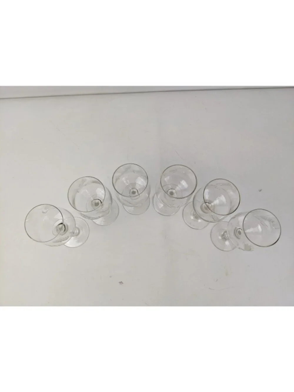 Unmarked set wine